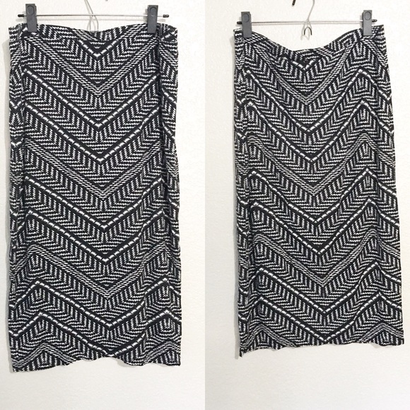 Matty M Dresses & Skirts - Matty M | Black & White Pencil Skirt